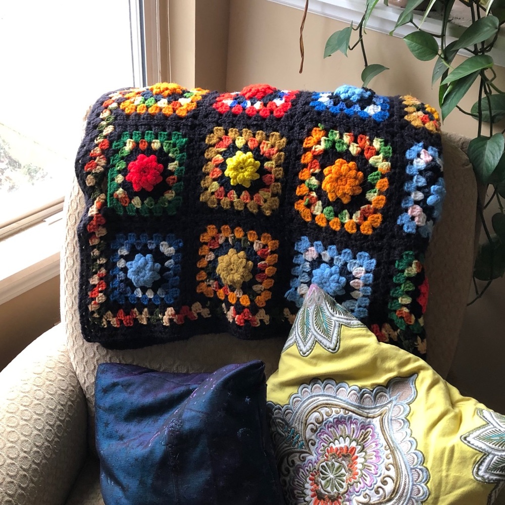 Vintage crochet granny square afghan blanket - Picture 5 of 8